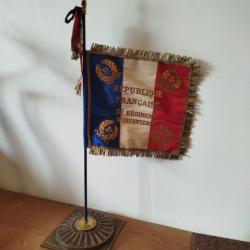 fanion drapeau militaire du 3 ème régiment d infanterie sur socle laiton ou bronze