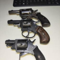 Lot de trois revolvers calibre différent catégorie D vente libre