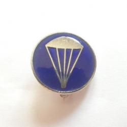 PIN'S    métal émaillé  parachutiste Q1