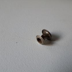 Boutons/rivets de bretelle