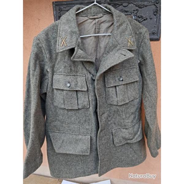 VESTE FELDGRAU ARME SUEDOISE AVEC INSIGNES DATE 1945