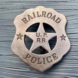 Reproduction ancienne de badges de la Railroad Police.