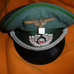 CASQUETTE  ALLEMANDE WW2 WEHRMACHT DE LA HEER (LISERE VERT)