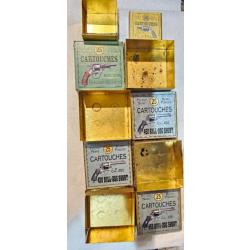 Lot des boîtes vides des munitions