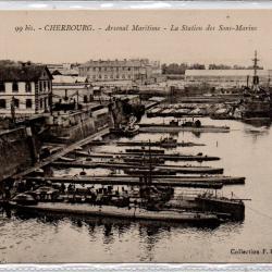 CPA - Marine Militaire Française -Cherbourg - Arsenal Maritime - la station des sous marins N°1417