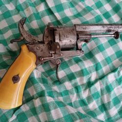 Revolver à broche, crosse ivoire, manufacture d'armes de Saint Étienne