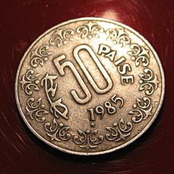 INDE   piece de 50 PAISE 1985  TTB diametre  24 mm