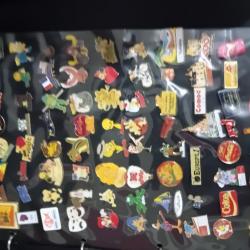 Une collection de 169 Pin's