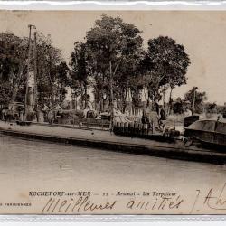 CPA -  ROCHEFORT SUR MER Arsenal Un Torpilleur Bateau de guerre - N°1306