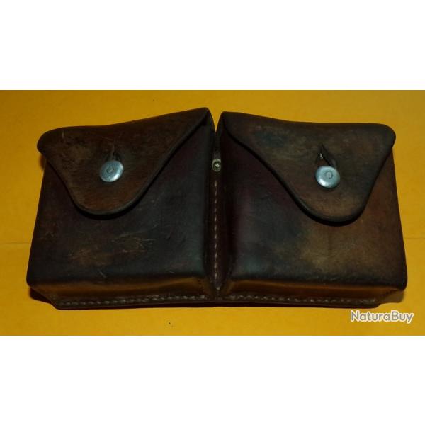 ARMEE SUISSE : ETUI EN CUIR A DEUX POCHETTES EN CUIR DE L'ARMEE SUISSE, DATE 1944 WWII , FABRICANT D