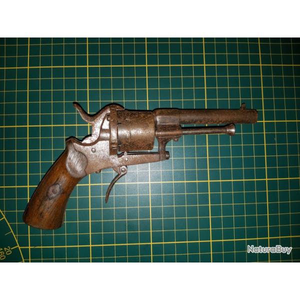 Pistolet revolver a broche type lefaucheux