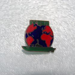 INSIGNE DE LA MARINE :  IV &deg; E. SOUS - MARIN  EN 1939  ---------ARTHUS BERTRAND PARIS DEPOSE -------
