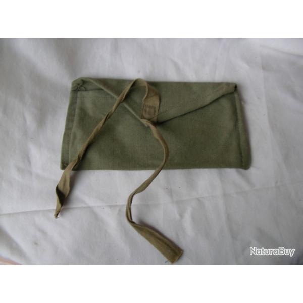 WW2/POSTWAR TROUSSE A COUTURE VIDE MILITAIRE FRANCAISE KAKI AVEC TAMPON MODLE51 ANNES 50/60 LOT 1