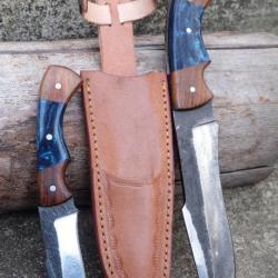 Set de 2 Couteaux Bushcraft Twin Lames Harpon Acier Carbone 1075 Manche Bois Etui Cuir F Artisanale