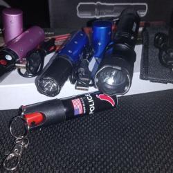 Lot 3 shocker taser + un spray lacrymogène 20 ml