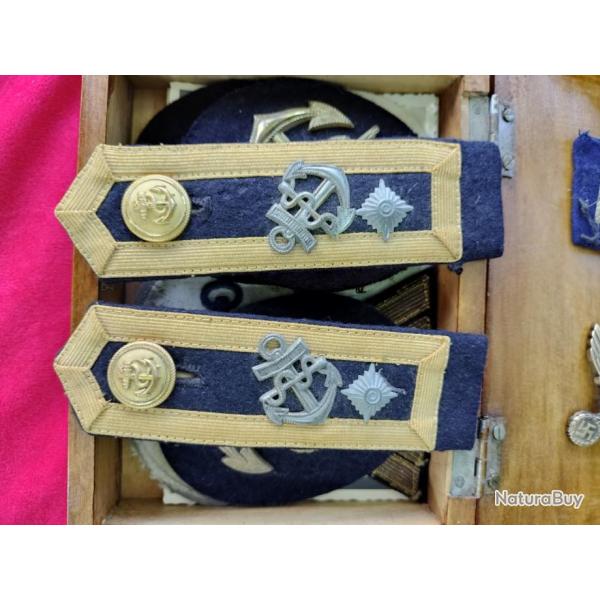 paulettes et pattes d'uniforme d'un sous-officier de la Kriegsmarine WW2