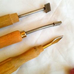 Outils et jauge de quadrillage kit 10 lignes  pro pour crosses des arme tr&egrave;s  rare a ce prix