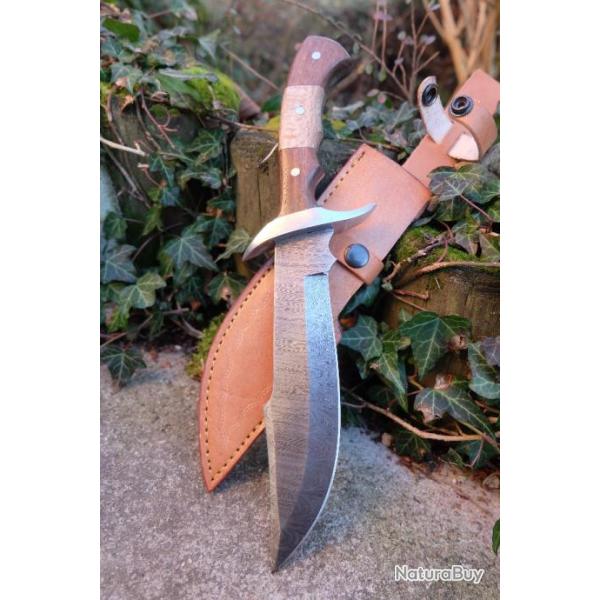 Gros Bowie Couteau de Chasse Damas Lame 256 Couches Clip Point Manche Bois Fab Artisanale Etui Cuir