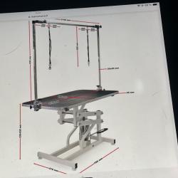 Table toilettage hydraulique pour chiens chats