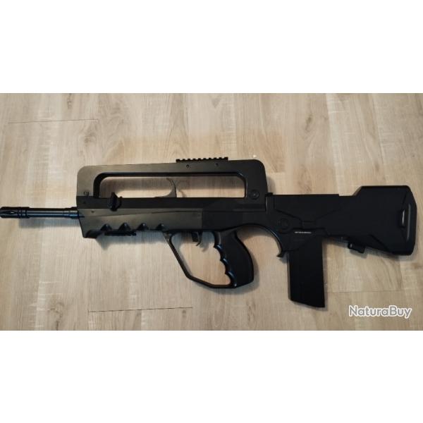 Fusil FAMAS Airsoft Cybergun