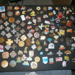 Collection RARE Pin's vintage Suisse 150 pièces