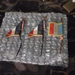 LOT 3 // lot de trois cavaliers en plomb STARLUX + 3 DRAPEAUX