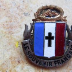 insigne pucelle taille comme insigne militaire avec palme ancien combattant "le souvenir Français"