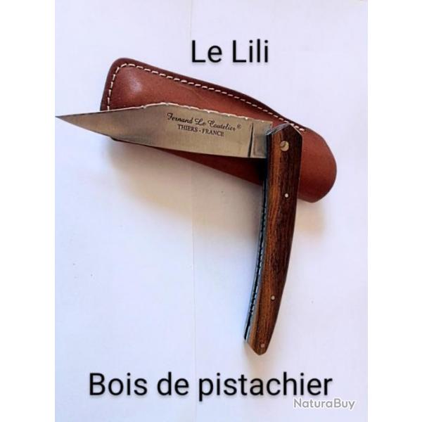 Couteau pliant  rare en bois de pistachier. Par Fernand le coutelier