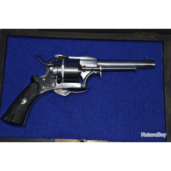 REVOLVER A BROCHE MEYERS CALIBRE 9 mm EN COFFRET-EPOQUE NAPOLEON III-SECOND EMPIRE-1870