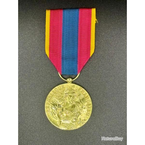 (03.002) Mdaille de la Dfense Nationale - Echelon Or - Neuve - Ordonnance