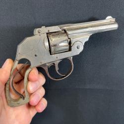 REVOLVER IVER & JOHNSON 1er modèle calibre 32sw short