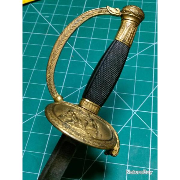 EPEE OFFICIER EMPIRE/RESTAURATION 19 EME SC, GRAVURE HUSSARDS AU COMBAT, SIGNATURE. SANS FOURREAU
