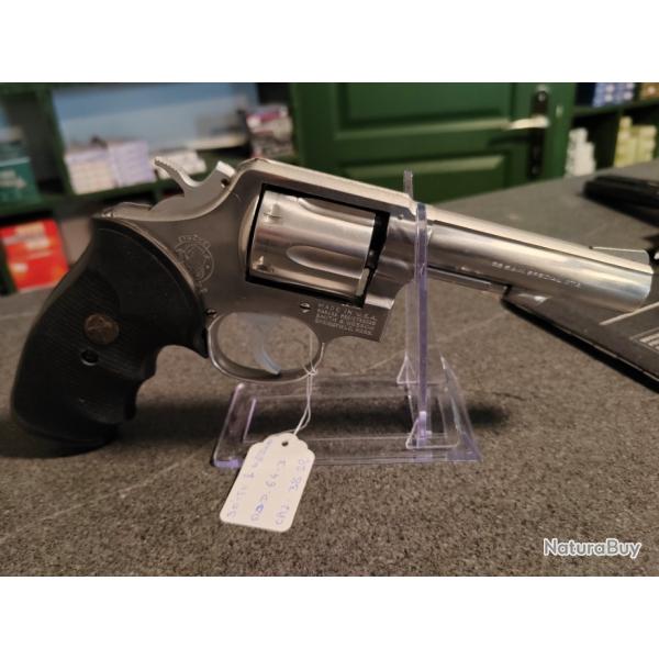 Revolver Smith & Wesson modle 64-3