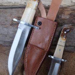 Set de 2 Couteaux De Chasse Twin Hunter Lames Acier Carbone 1055 Manche Os Etui Cuir Fabr Artisanale