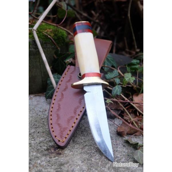 Poignard Puukko Couteau Lame Acier Carbone 1055 Trailing Point Manche Os Fabric Artisanale Etui Cuir