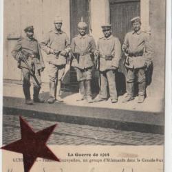 CPA -1914 LUNEVILLE PENDANT L'OCCUPATION GROUPE D'ALLEMANDS DANS LA GRANDE RUE - N°125