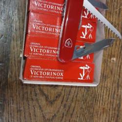 Lot de 5 couteaux Victorinox ancien modèle