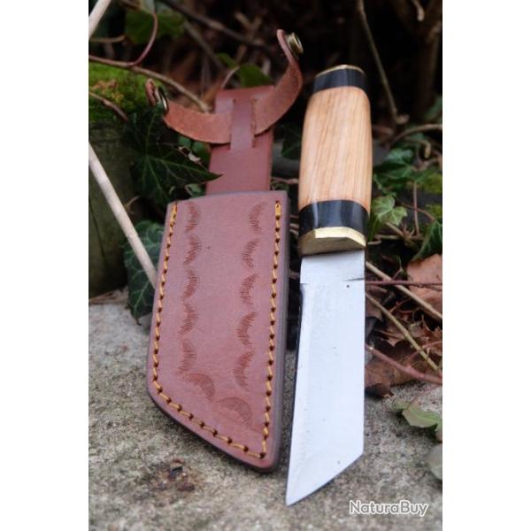 Puukko Seax Couteau Lame Carbone 1055 Bowie Manche Bois Olivier Fabric Artisanale Etui Cuir