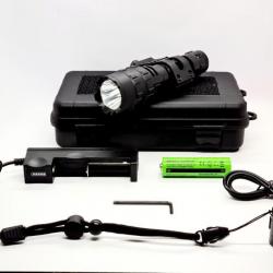 LAMPE TACTIQUE PICATINNY LED 1600 LUMENS /5 MODES ETANCHE IP67 AVEC BATTERIE RECHARGABLE AIRSOFT.