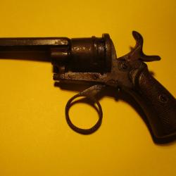 Revolver à broches cal 6