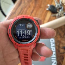 Montre gps garmin instinct