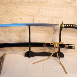 REPRODUCTION d'un sabre japonais katana fourreau laqué noir avec tête de diable ref EBR24JAP021