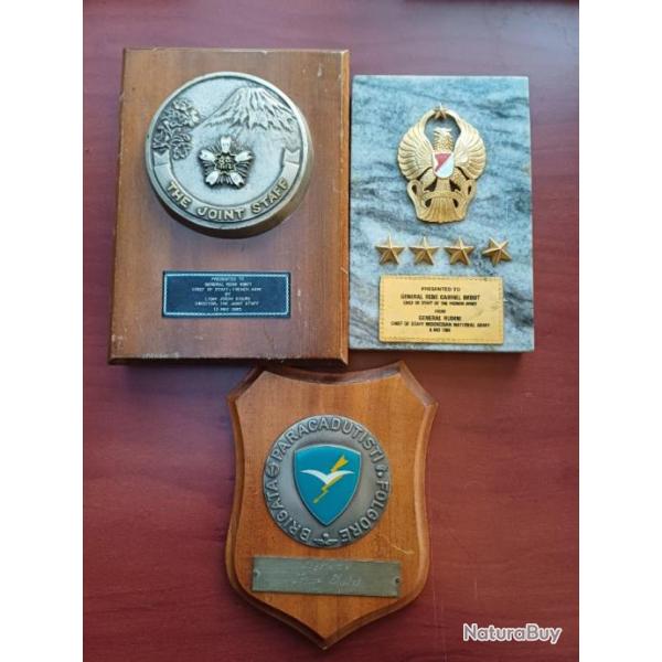 Trs rare : lot 3 plaques militaires trangres offertes au Gnral Ren Imbot