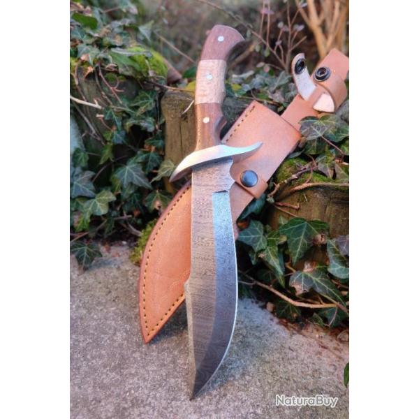 Gros Bowie Couteau de Chasse Damas Lame 256 Couches Clip Point Manche Bois Fab Artisanale Etui CuirA