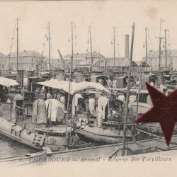 CPA - Marine de Guerre- CHERBOURG -arsenal - réserve des Torpilleurs -N°089