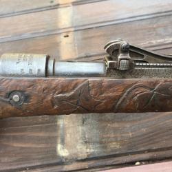 MAUSER GEW 98 calibre 8x64s canon et boîtier au même numéro. Bois sculpté motif feuilles de lierre.