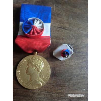 Médaille d'Honneur du Travail officielle Or (35 ans) - Aviso Médailles