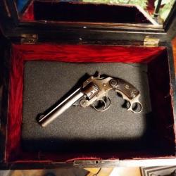 Revolver coup de poing Iver and Johnson  calibre 32 sw cat D