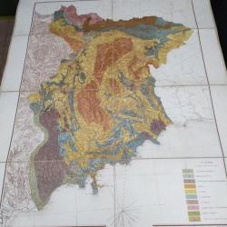 ENVIRONS DE NICE , PAR Caméré CARTE GEOLOGIQUE ENTOILE et ALPES MARITIMES cartonnée