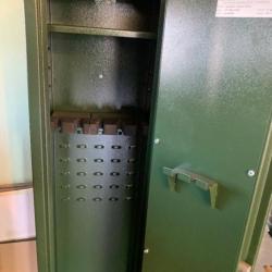 Vends armoire Hartmann 5 fusils en excellent état au prix de 390 